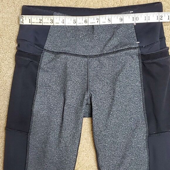 Calia By Carrie Underwood Cropped Leggings Black & Gray Size Small - Picture 11 of 12